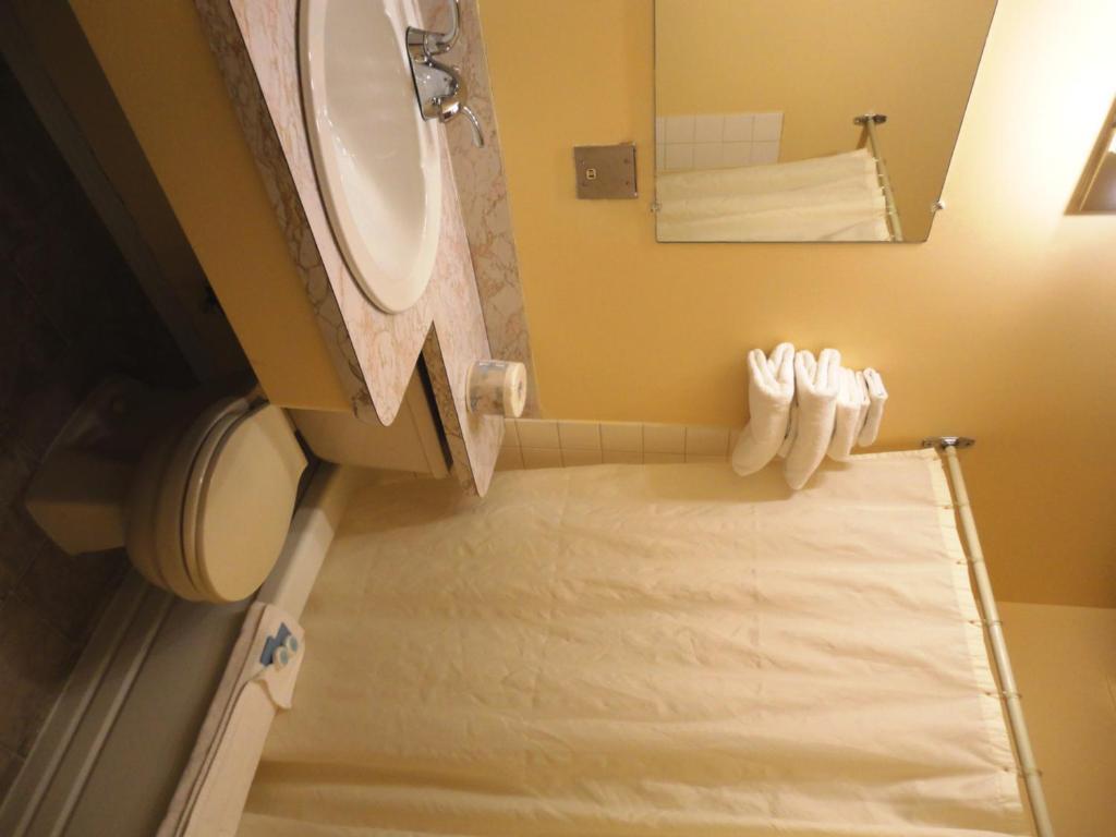 Polson Park Motel Вернон Экстерьер фото
