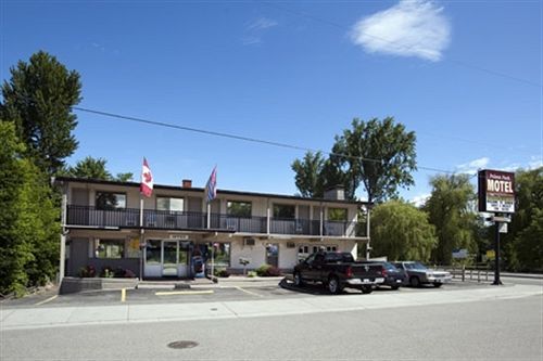 Polson Park Motel Вернон Экстерьер фото