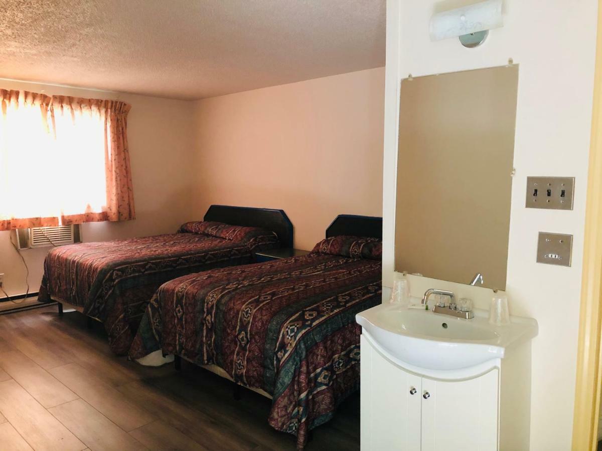 Polson Park Motel Вернон Экстерьер фото